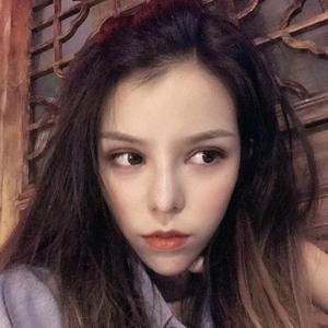 美女露大胸性教育
